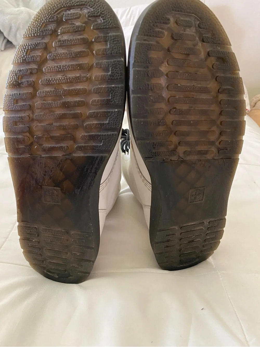 DR. MARTENS BOOTS WOMENS